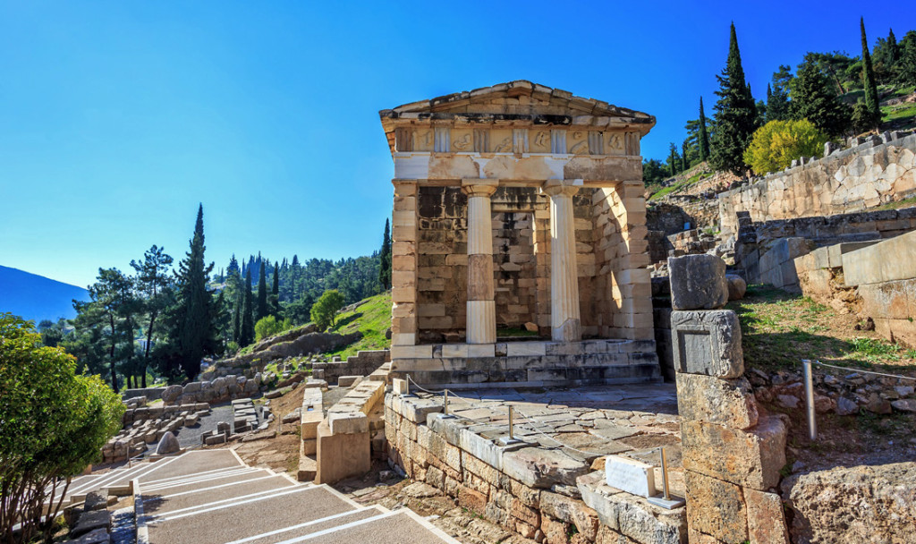 La guida del sito archeologico di Delfi
