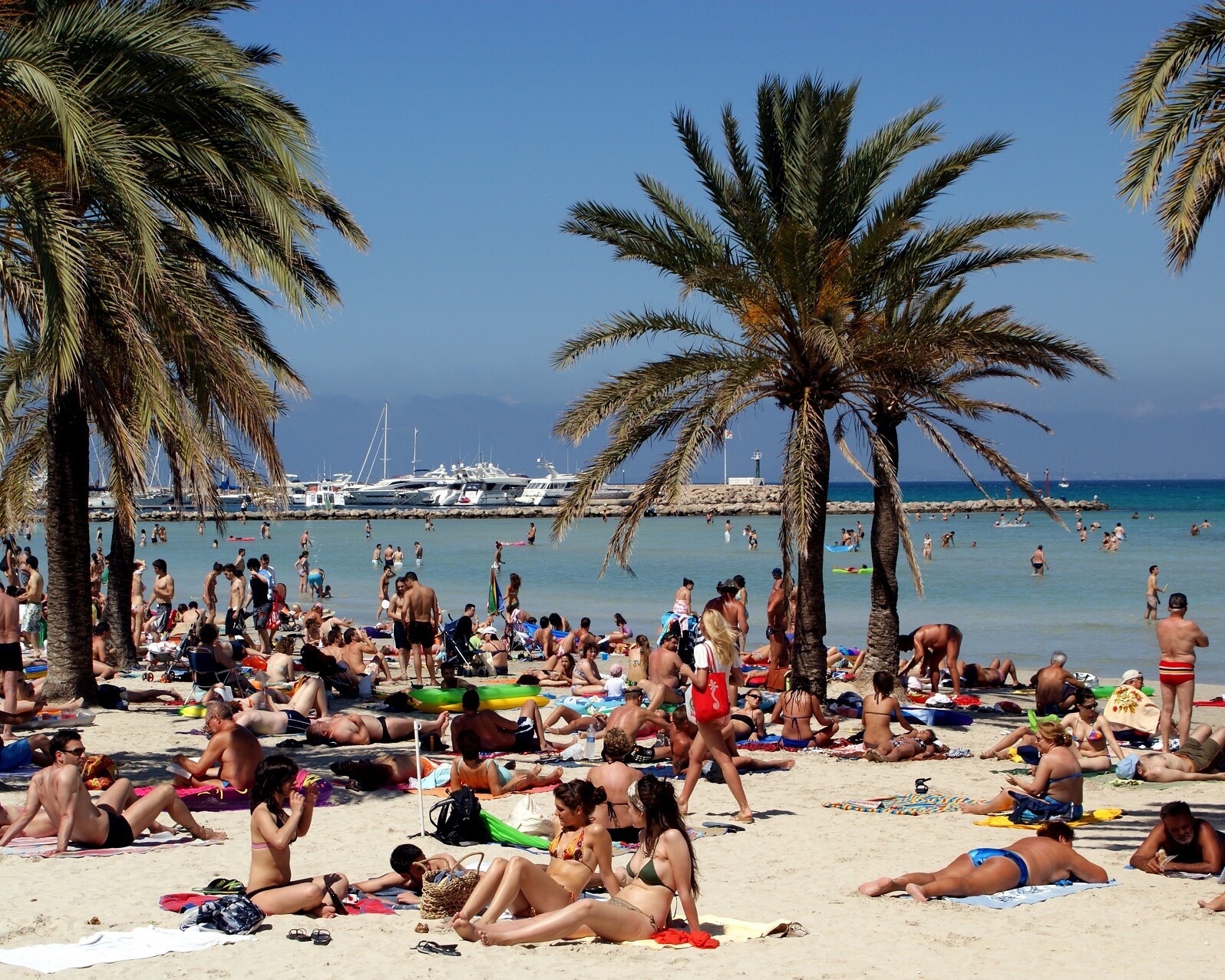 La spiaggia di Arenal a Maiorca
