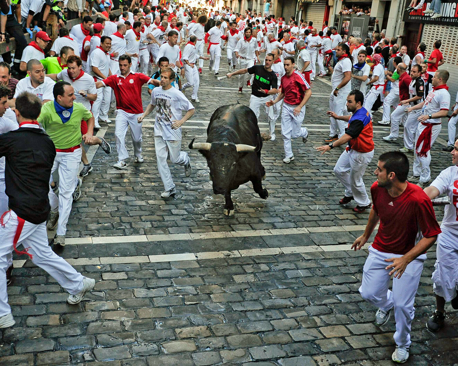 la corsa dei tori a Pamplona