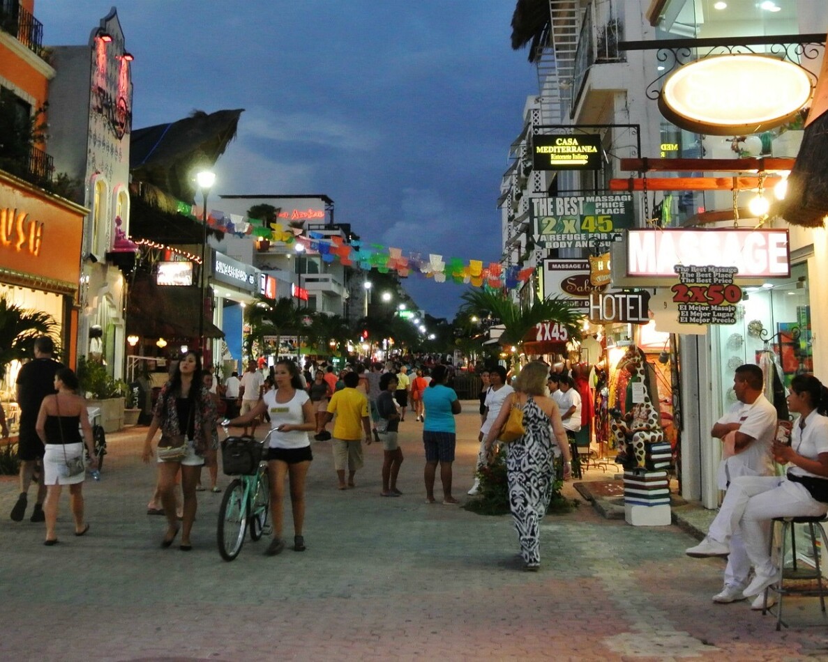 vita notturna, ristoranti e shopping a Playa del Carmen
